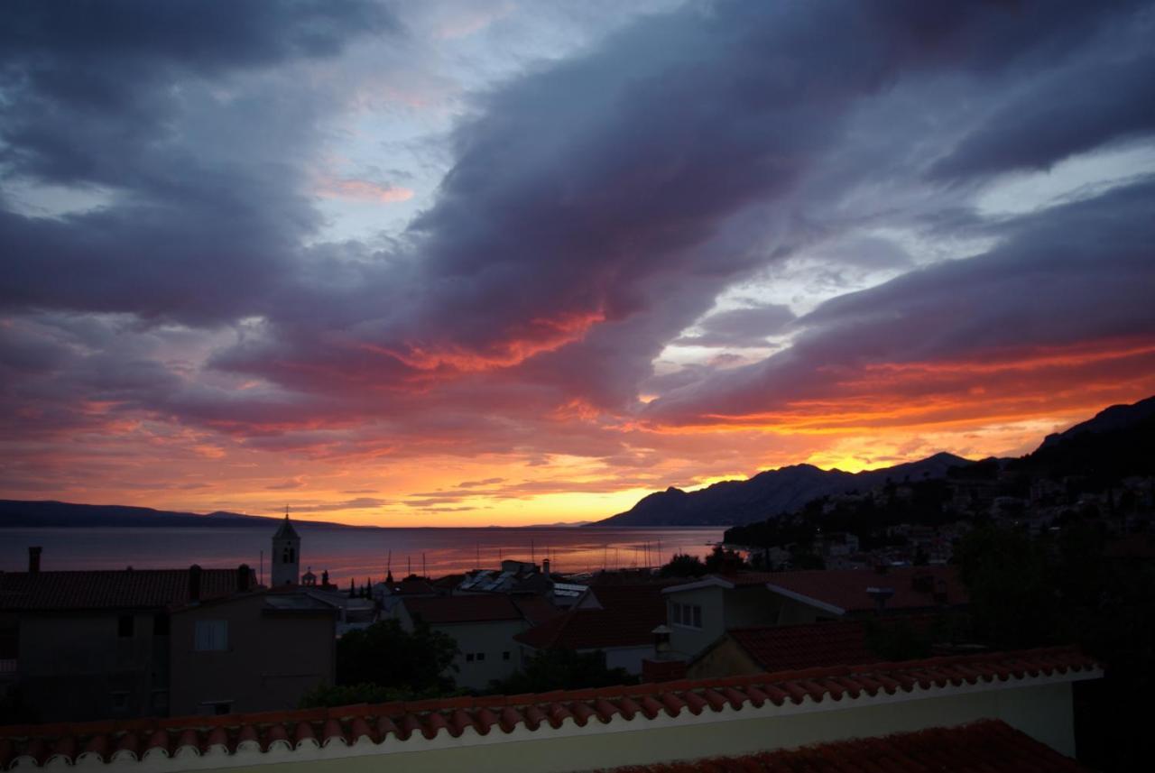 Rooms Tia Baška Voda エクステリア 写真
