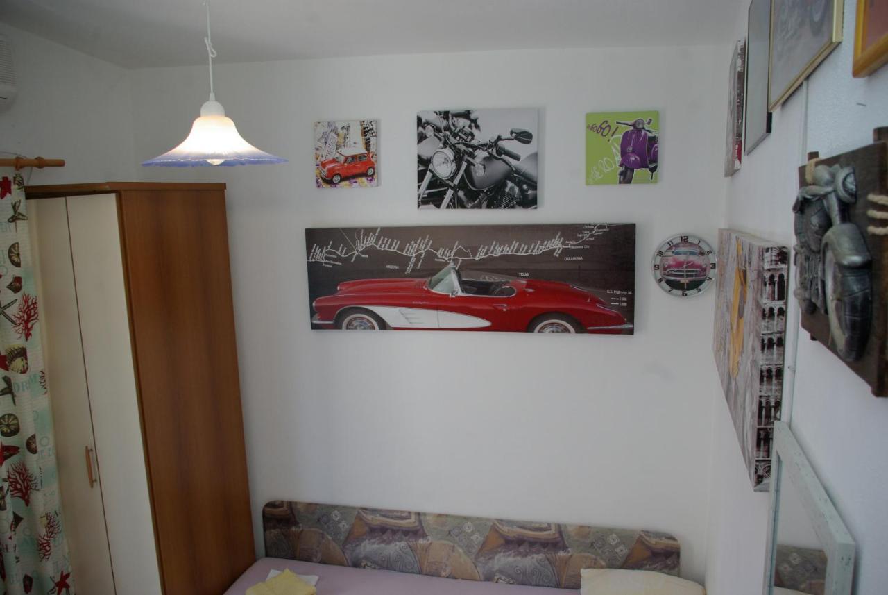 Rooms Tia Baška Voda エクステリア 写真