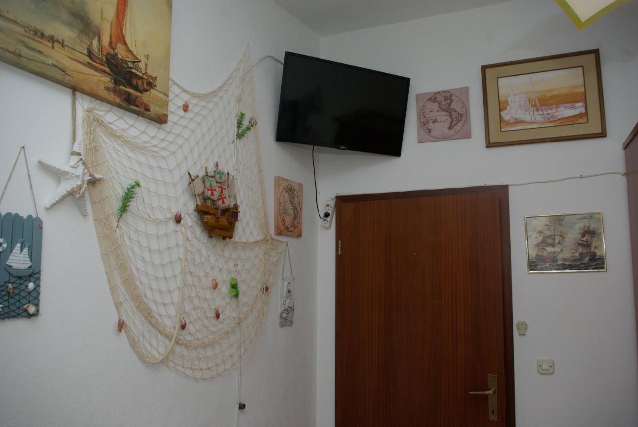 Rooms Tia Baška Voda エクステリア 写真