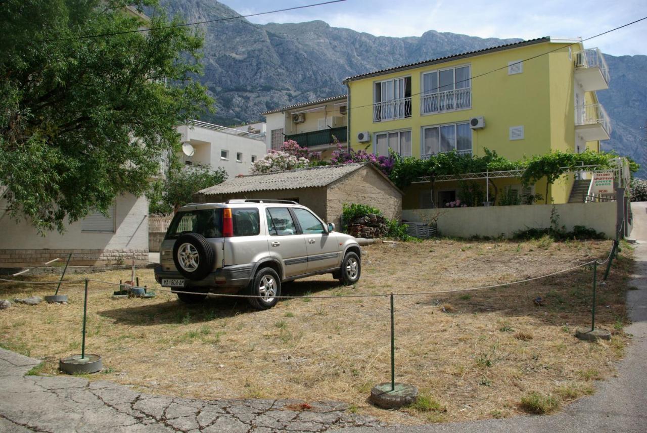 Rooms Tia Baška Voda エクステリア 写真