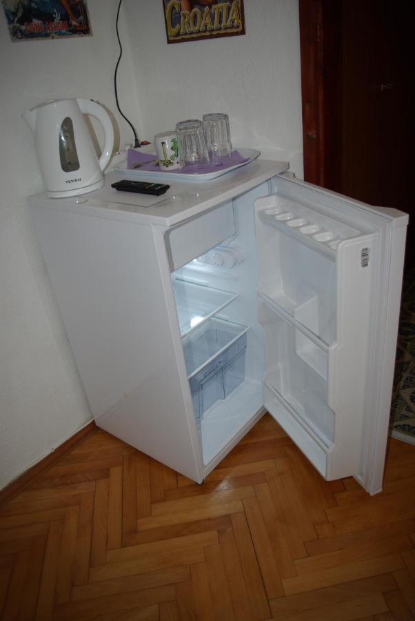 Rooms Tia Baška Voda エクステリア 写真