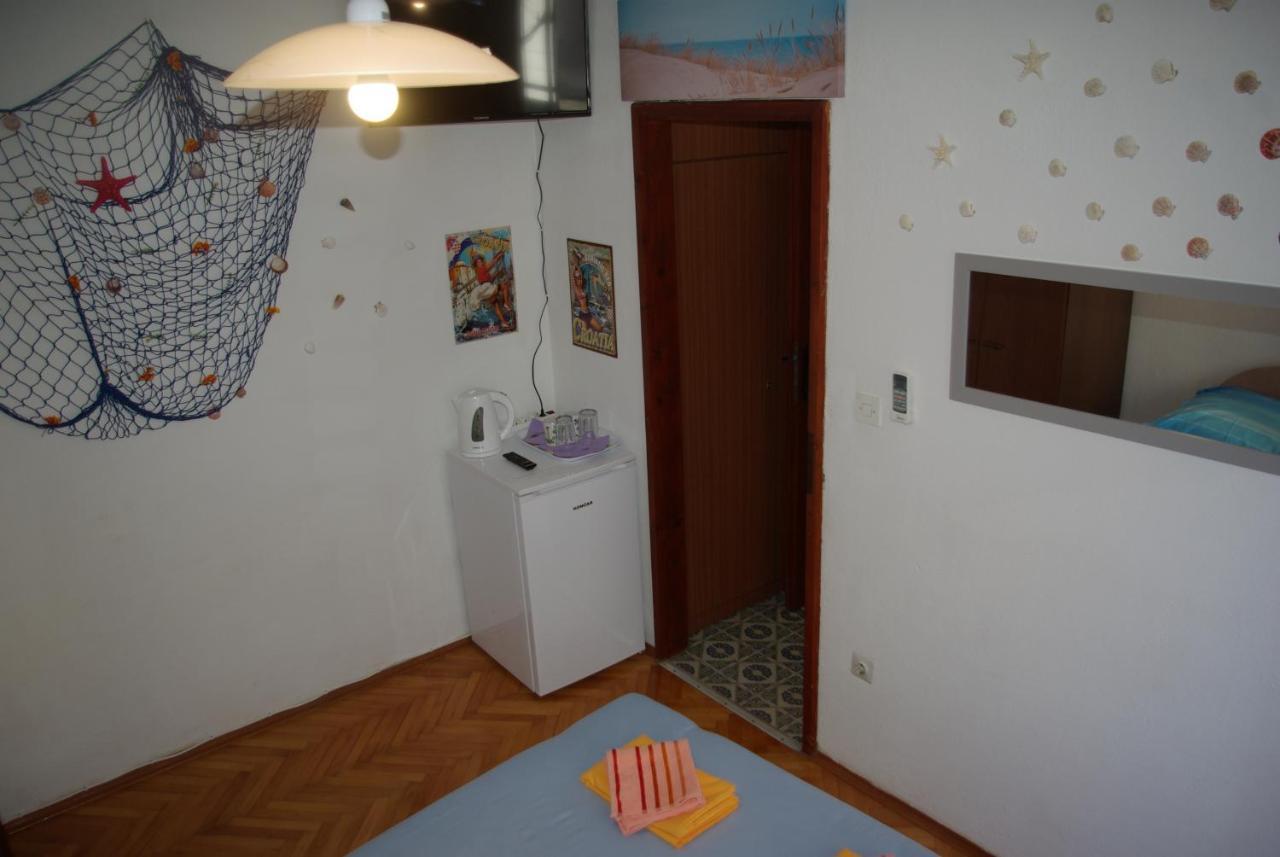 Rooms Tia Baška Voda エクステリア 写真