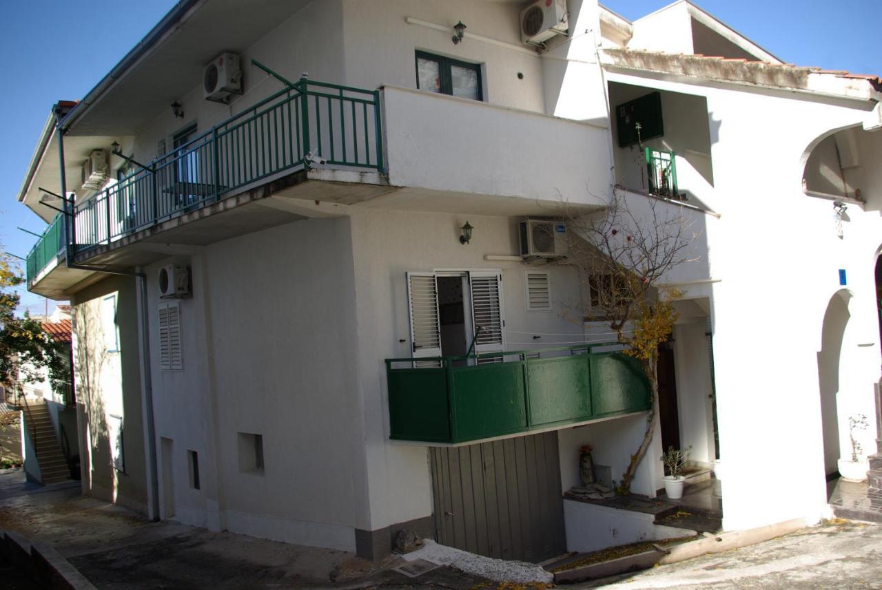 Rooms Tia Baška Voda エクステリア 写真