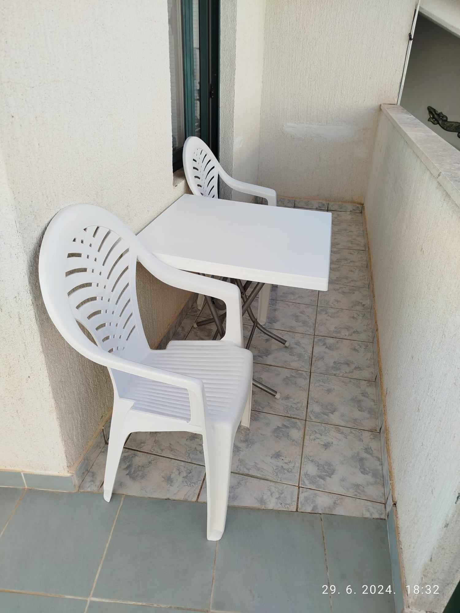 Rooms Tia Baška Voda エクステリア 写真