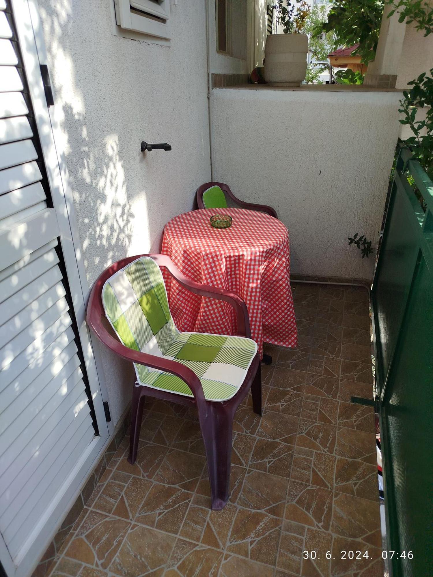 Rooms Tia Baška Voda エクステリア 写真