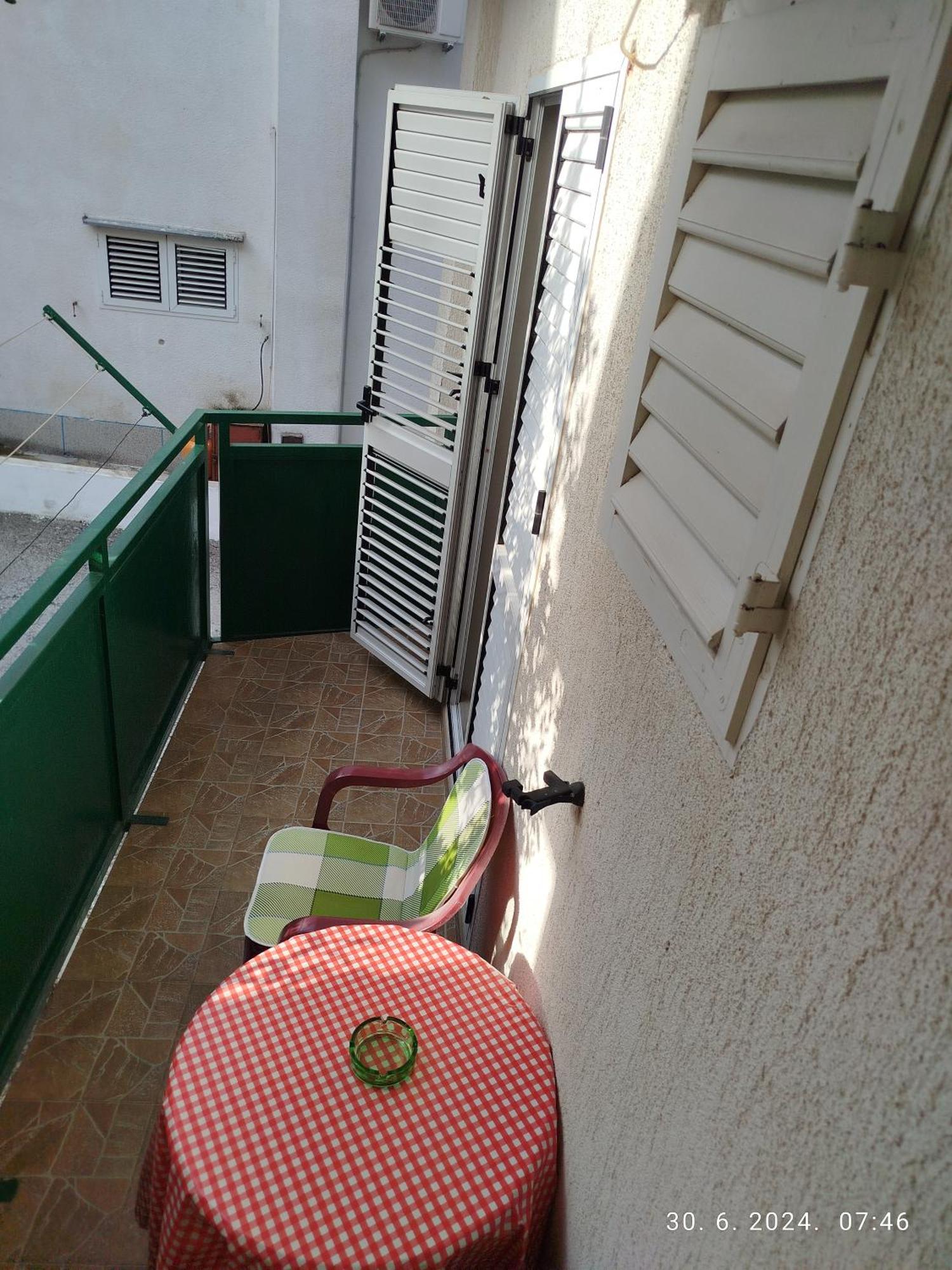 Rooms Tia Baška Voda エクステリア 写真